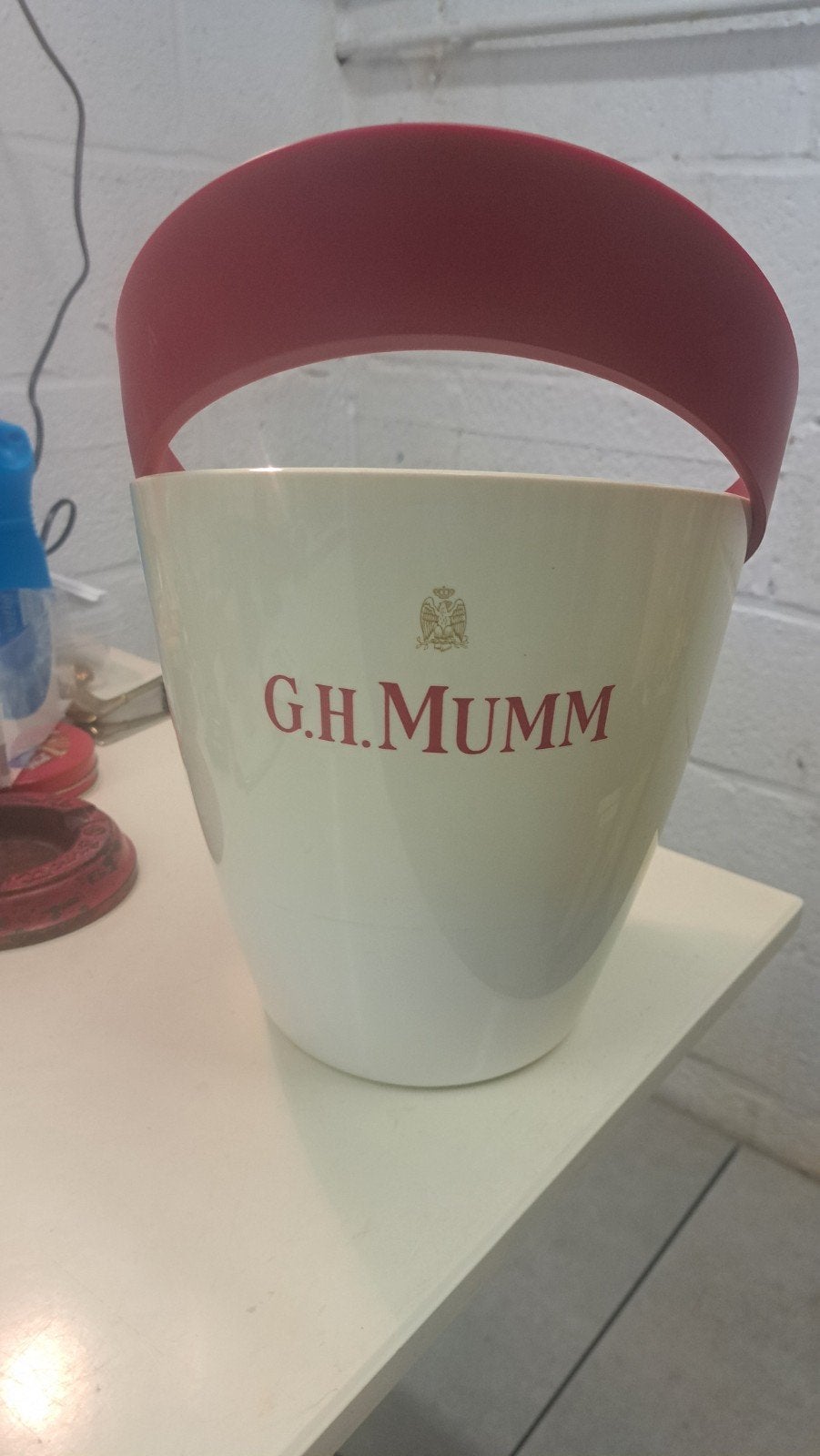 G.H.MUMM CHAMPAGNE emmer 2010 Georges door P Jouin, Enlèvement ou Envoi, Champagne, Utilisé, France