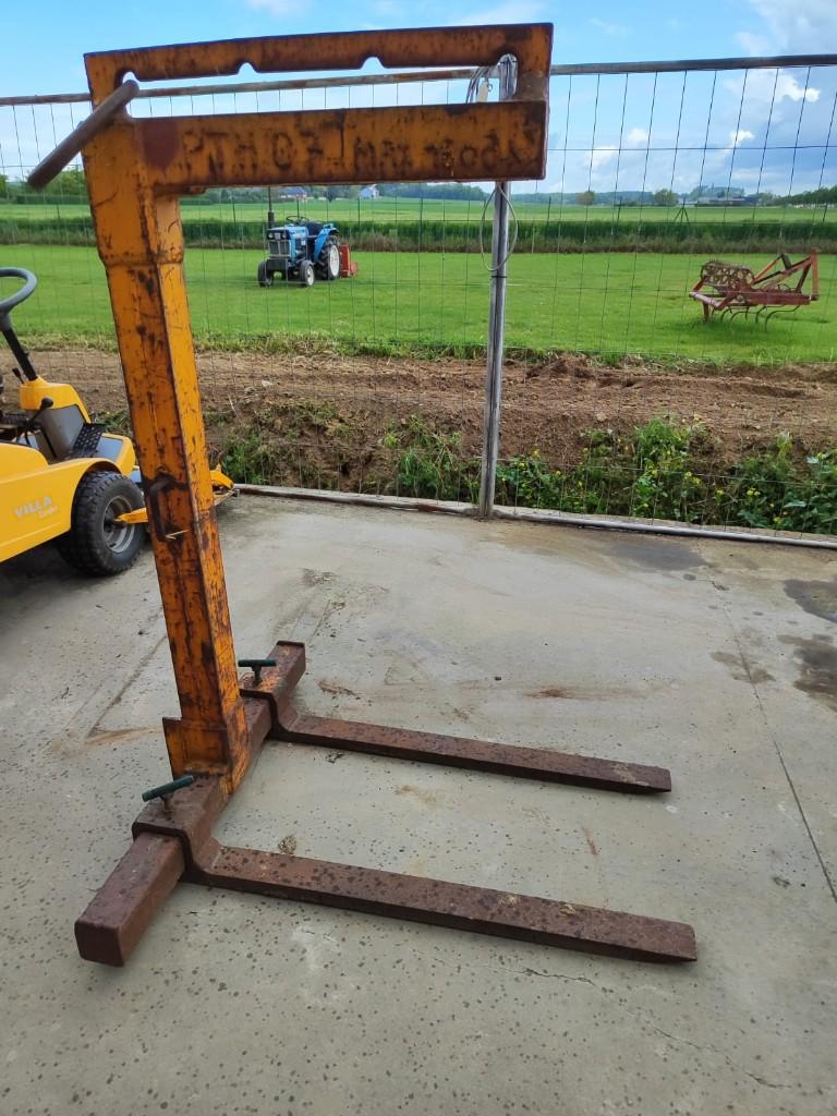 Pallet haak voor bouwkraan, Ophalen, Gebruikt