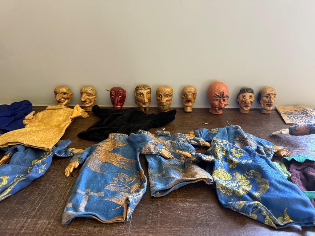 Vintage poppenkastfiguren / handpoppen – oude houten koppen, Antiek en Kunst, Ophalen of Verzenden