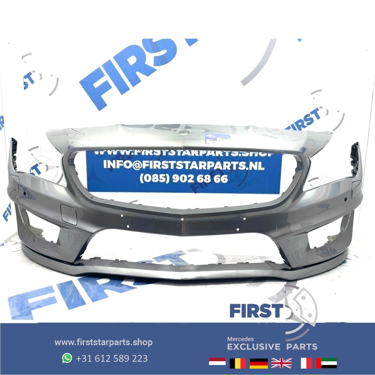 W117 BUMPER C117 CLA AMG VOORBUMPER A1178850825 WIT ZWART GR, Gebruikt, -, Voor, Ophalen of Verzenden