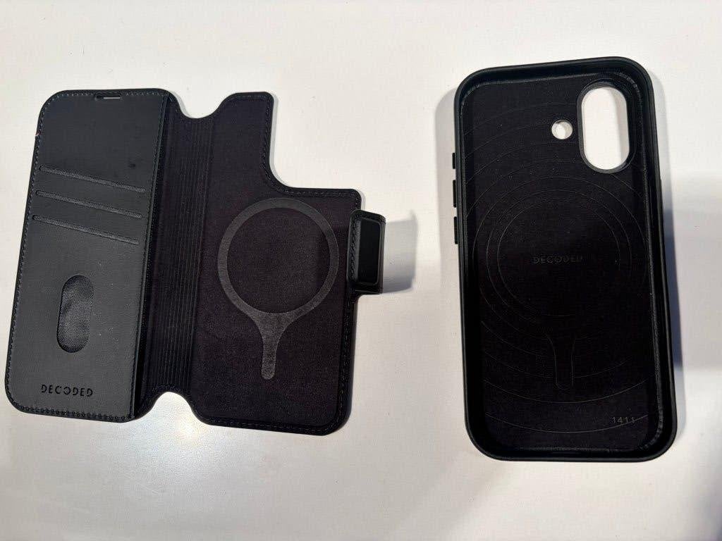 Decoded iPhone 17 bookcase 2 in 1 - Zwart, IPhone 17, Zwart, MagSafe, Overige merken