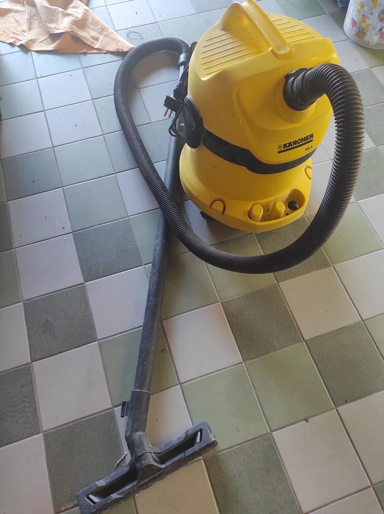 Kärcher WD2 stofzuiger + 2 zakken, Enlèvement