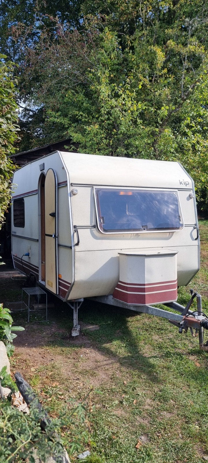 Très belle caravane-de 750kg, Jusqu'à 4, 2 lits séparés, Particulier, 500 - 750 kg