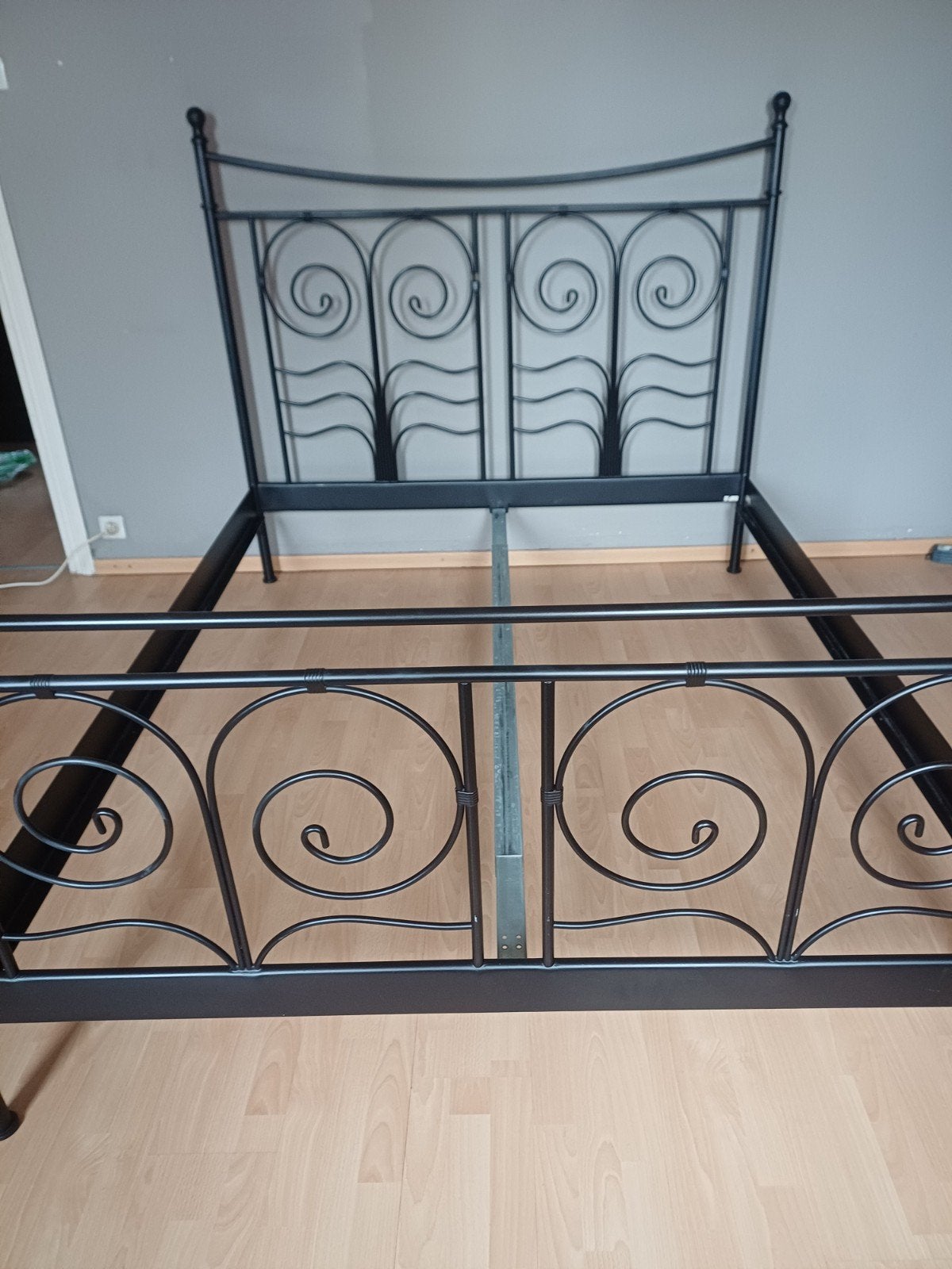 metalen bed van 1.60 ,zonder lattenbodem., Huis en Inrichting, Ophalen, Gebruikt, Tweepersoons, 200 cm