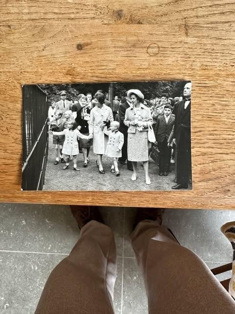 foto koningin Fabiola met kinderen, Kaart, Foto of Prent, Nieuw, Info@konfaboi.ki, Ophalen of Verzenden