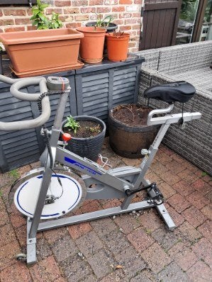 vélo de spinning + ordinateur, bon état, Enlèvement, Comme neuf, Vélo de spinning