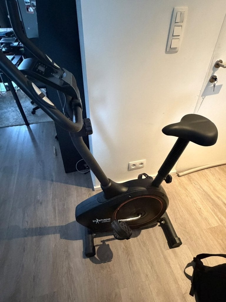 Hometrainer - Fitness fiets, Sport en Fitness, Ophalen, Zo goed als nieuw, Benen, Hometrainer