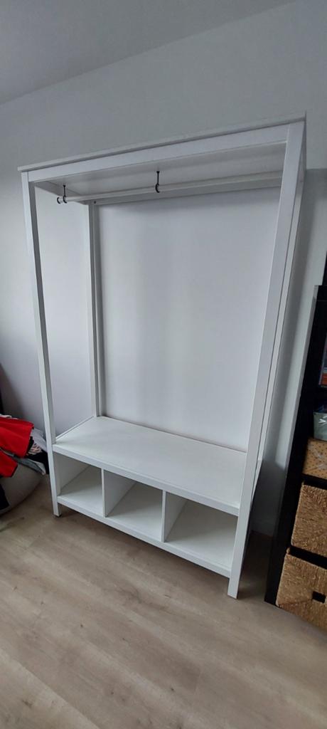 Penderie ikea, Enlèvement