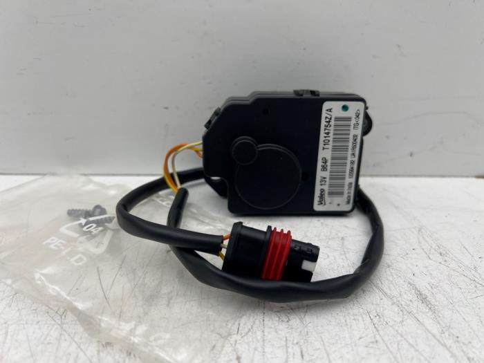 Kachelklep Motor van een Opel Vivaro, Gebruikt, -, -, Opel