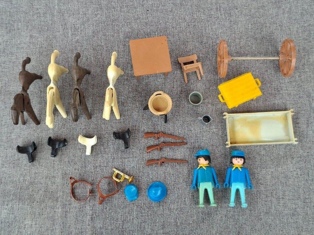 Lot Playmobil Geobra 1974 vintage chevaux accessoires, Gebruikt, Losse onderdelen, Ophalen of Verzenden, Kasteel/Fort