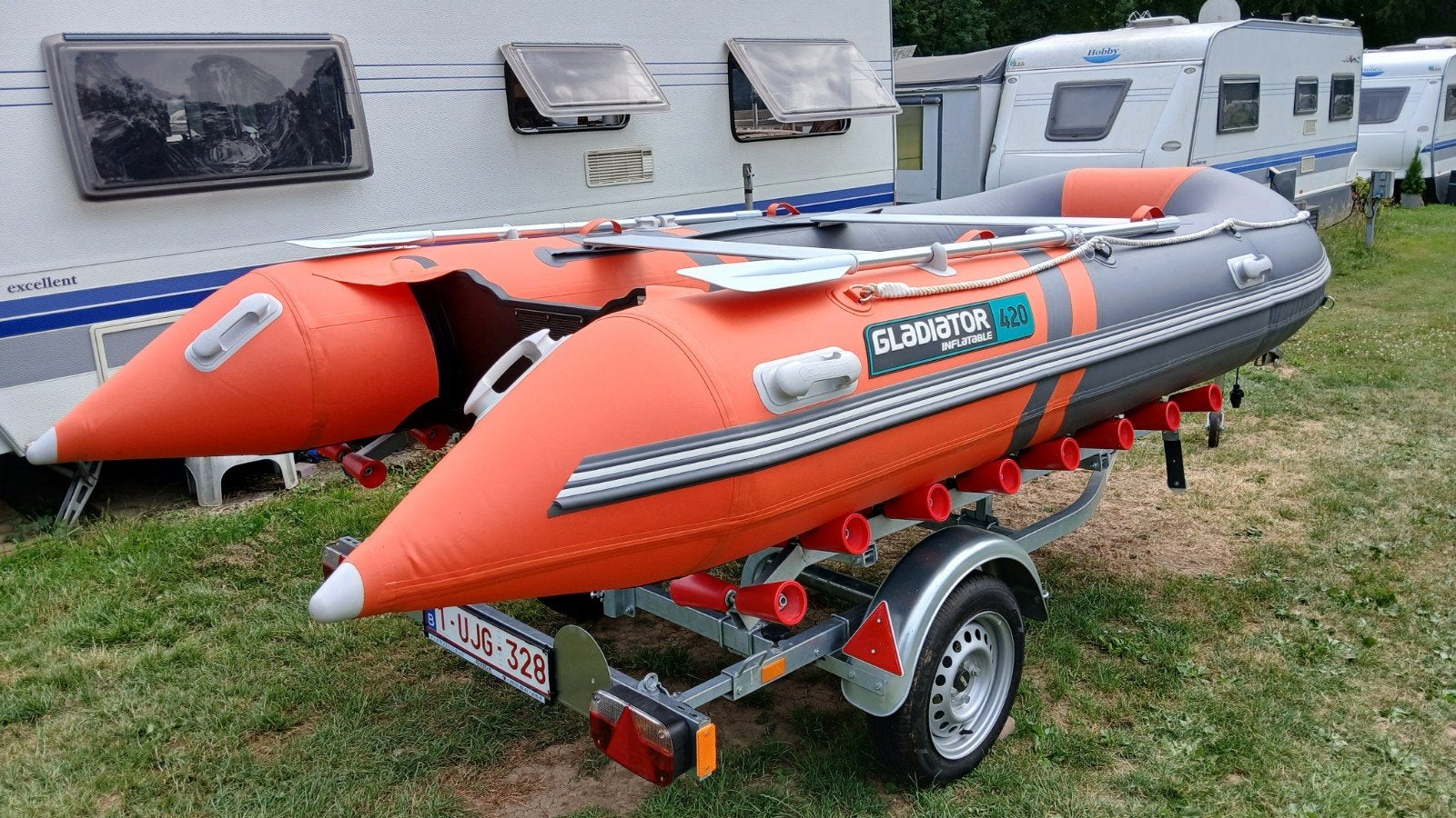 Zodiac 4,2m 7pl  Fond alu strict Neuf Le bateau seul, Enlèvement, Comme neuf, Zodiac