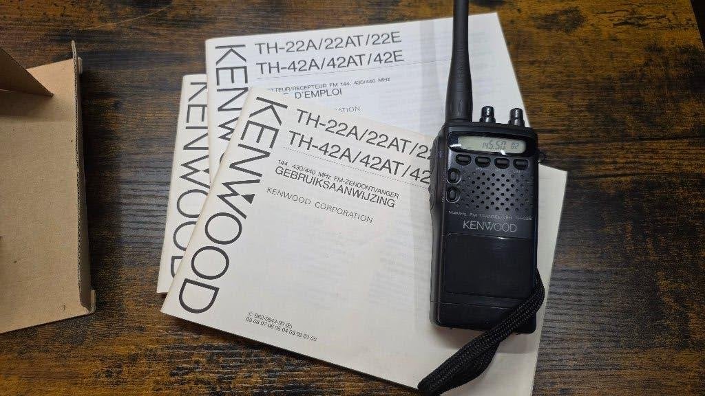 Vintage Kenwood TH-22E 144Mhz, Telecommunicatie, Ophalen of Verzenden, Refurbished, Portofoon of Walkie-talkie
