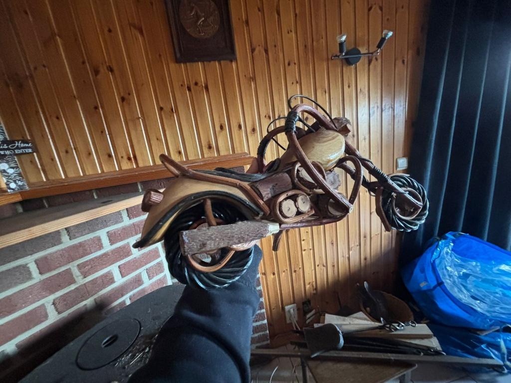 Houten beeldje moto, Ophalen, Zo goed als nieuw, Overige typen