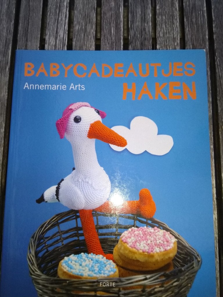 Babycadeautjes Haken Door Annemarie Arts, Ophalen of Verzenden, Zo goed als nieuw, Breien en Haken, Annemarie Arts