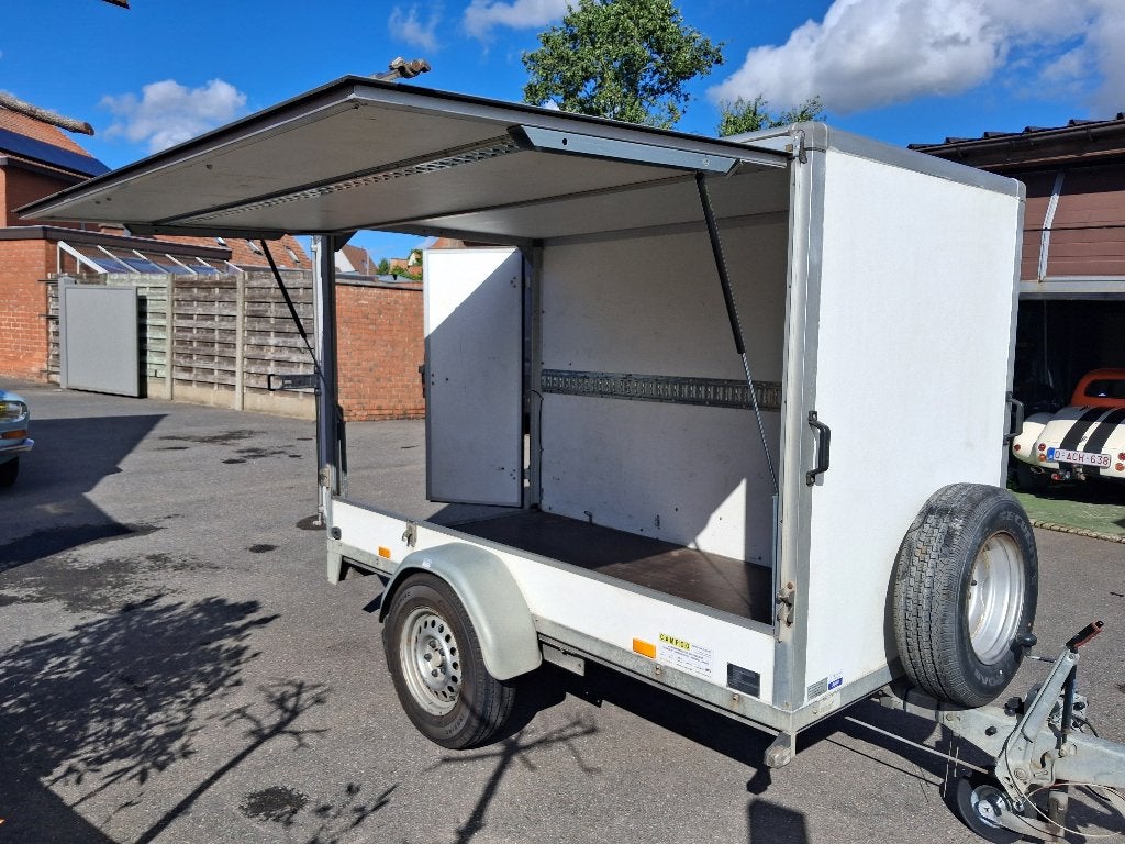 Aanhangwagen saris, Enlèvement, Comme neuf