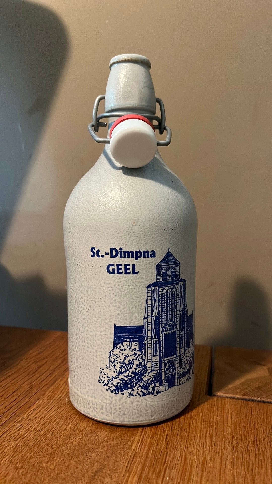 Bierkruik St Dimpna Geel!, Verzamelen, Biermerken, Ophalen
