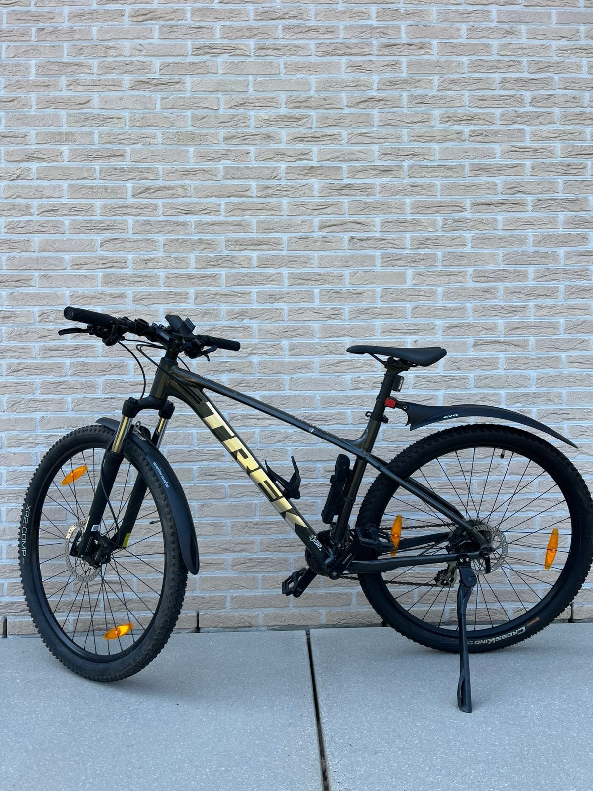 TREK Marlin 5 lithium grey mountainbike + accessoires, Enlèvement, Comme neuf, Trek