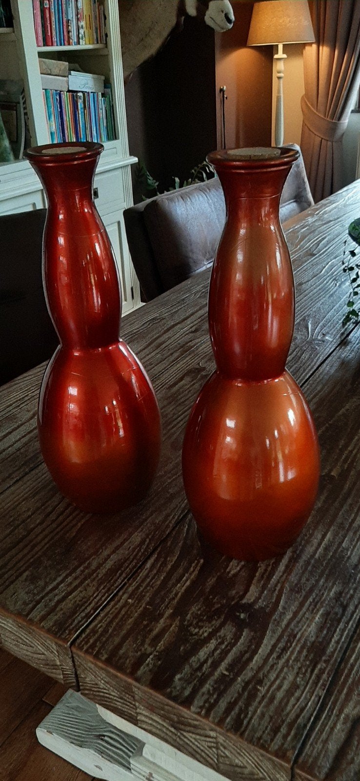Set van 2 rood-oranje vazen - decoratieve blikvangers, Maison & Meubles, Accessoires pour la Maison | Vases, Rouge, 45 cm, Comme neuf