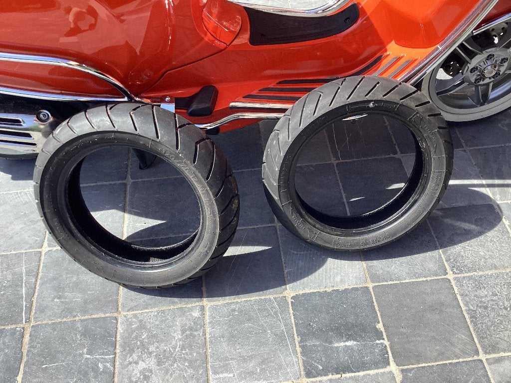 Vespa Primavera 50cc origineel banden setje, Fietsen en Brommers, Brommeronderdelen | Scooters, Gebruikt, Vespa, Overige typen