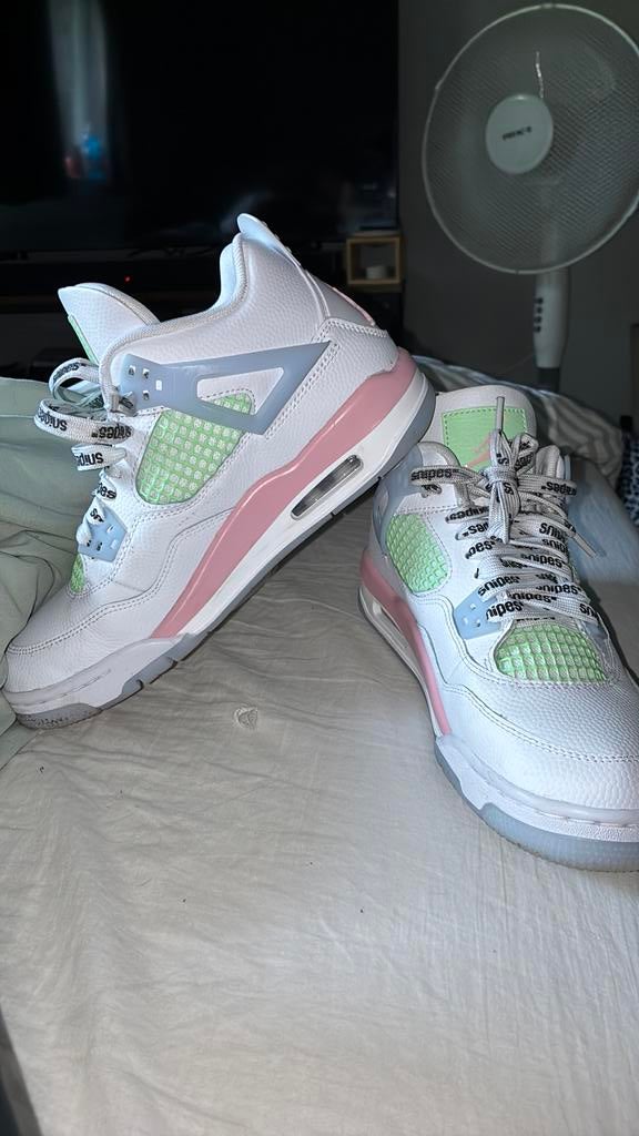 Air jordan 4 retro ( valentines edition ), Kleding | Dames, Ophalen, Overige kleuren, Zo goed als nieuw, Sneakers