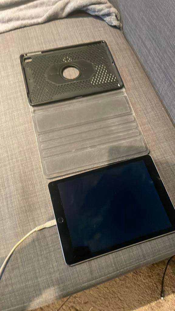 Apple iPad Air 2 space grey met doos en cover, Informatique & Logiciels, Apple iPad Tablettes, Autres modèles, Gris, 10 pouces