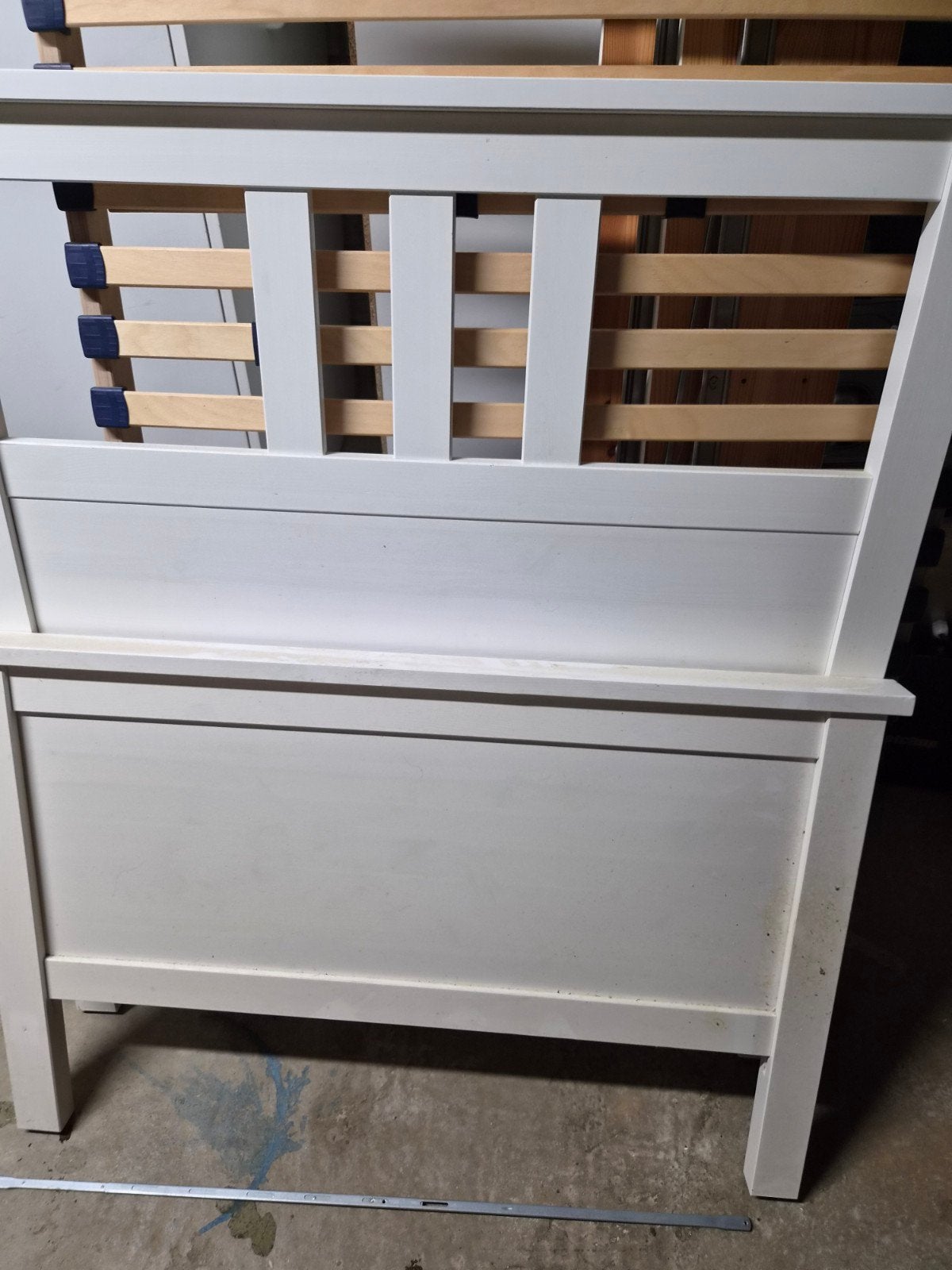 één persoons bed zondrer matras, Ophalen, Zo goed als nieuw, Hout, 150 tot 225 cm