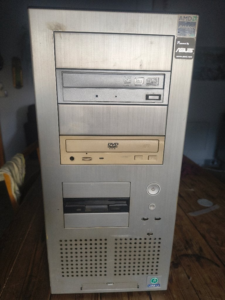 Retro PC: Lian-Li pc-60 kast + ASUS A7N8X Deluxe + Athlon Xp, Computers en Software, Desktop Pc's, Ophalen, Minder dan 4 GB, Minder dan 2 Ghz