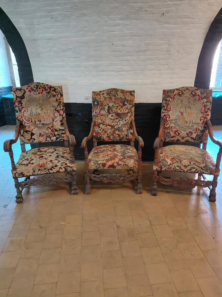 Antieke stoelen, Ophalen