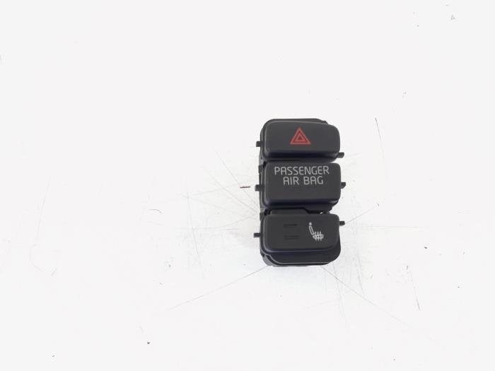 Commutateur chauffage siège d'un Volkswagen UP, Autos : Pièces & Accessoires, Habitacle & Garnissage, Volkswagen, -, 3 mois de garantie