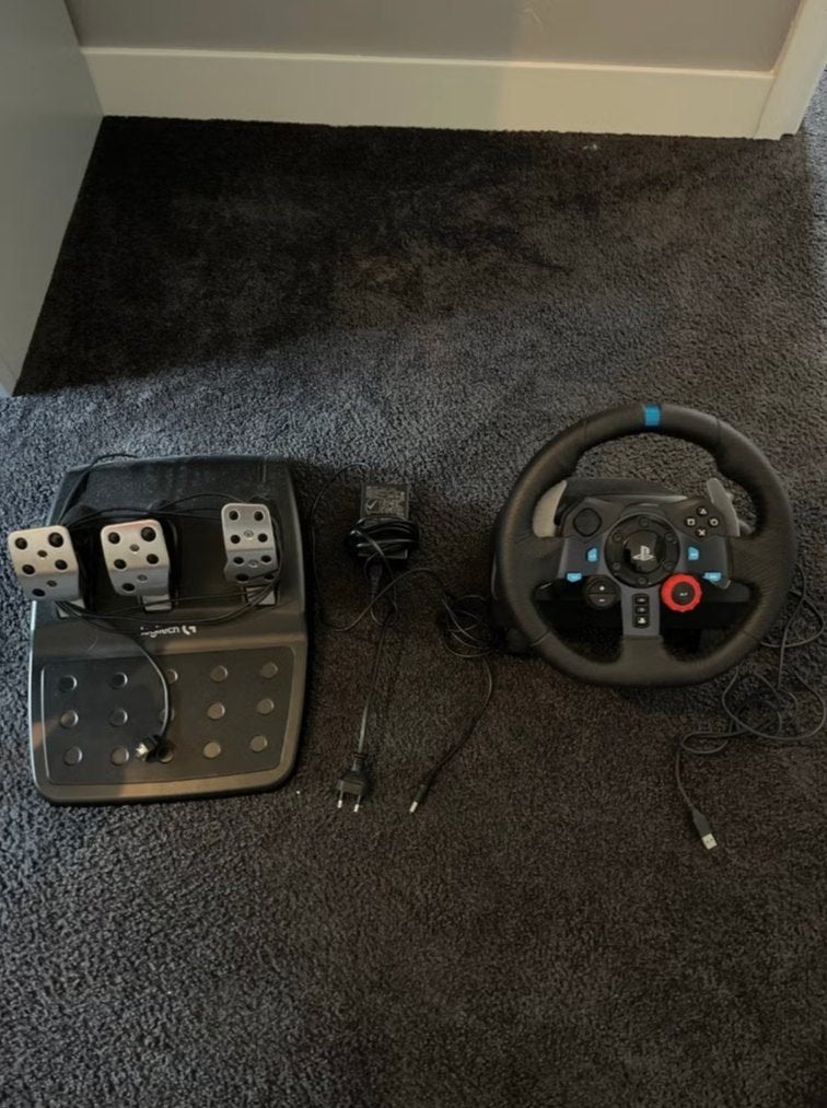 Logitech G29 racestuur met pedalen voor PlayStation, Games en Spelcomputers, Ophalen, Zo goed als nieuw