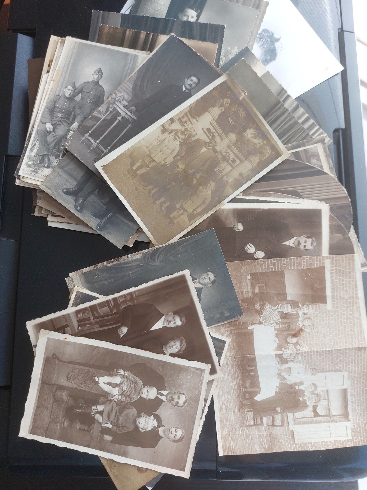 verzameling oude familiefoto's, Collections, Envoi