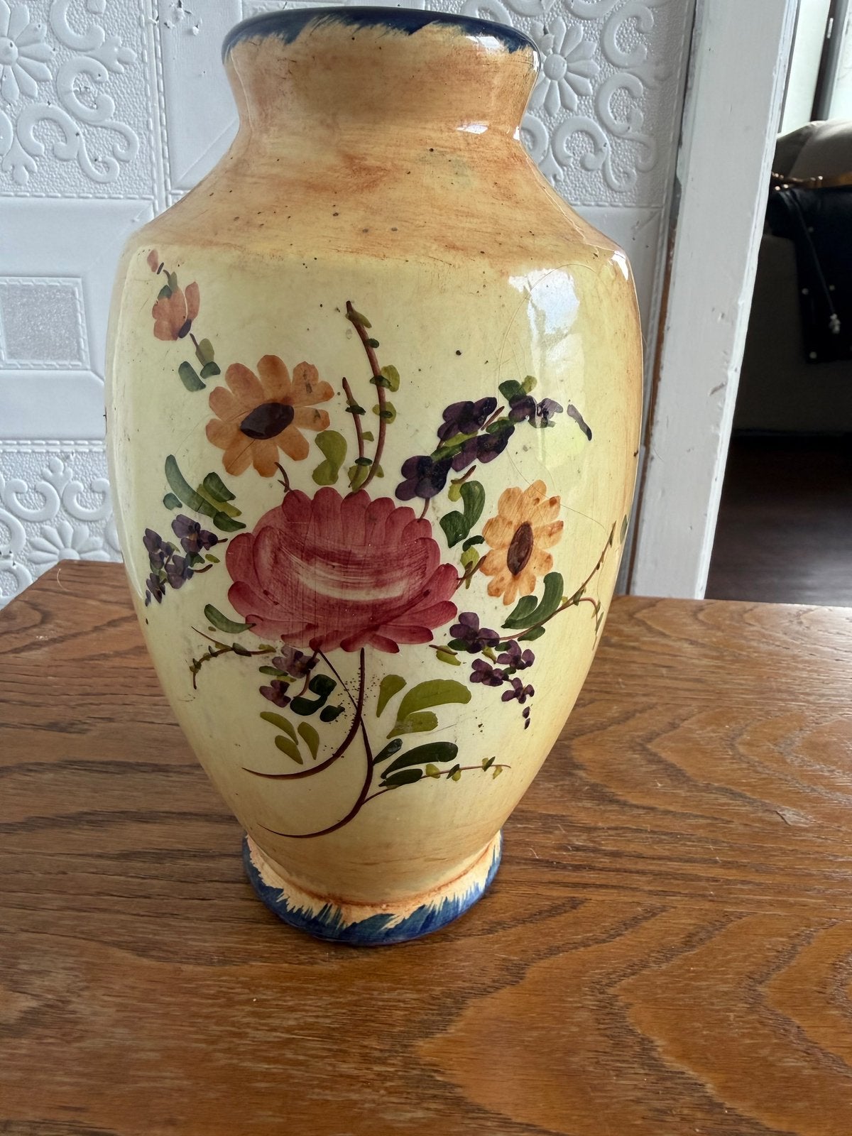 Vase en poterie vintage peint à la main avec motif floral, Enlèvement