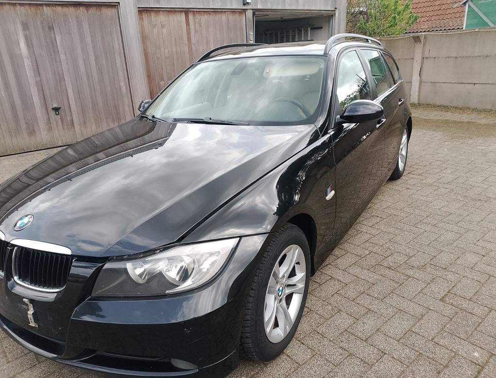 BMW 3 Touring - Diesel - 143 pk - 2009 - 247.600km, Auto's, Achterwielaandrijving, 4 cilinders, Zwart, 5 deurs