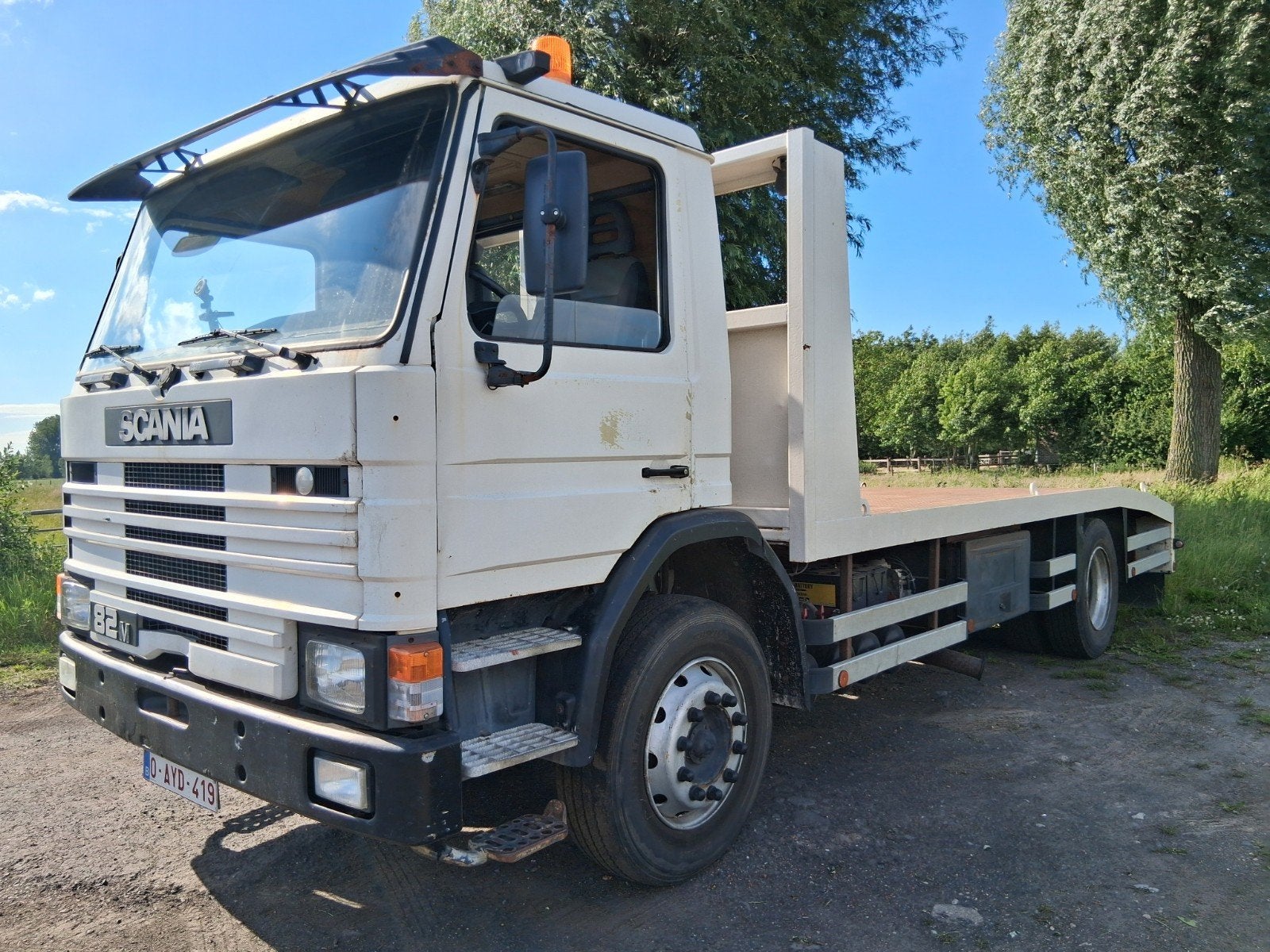 Scania 82M bwj 04/1986, Auto's, Achterwielaandrijving, Scania, Overige bekleding, Wit