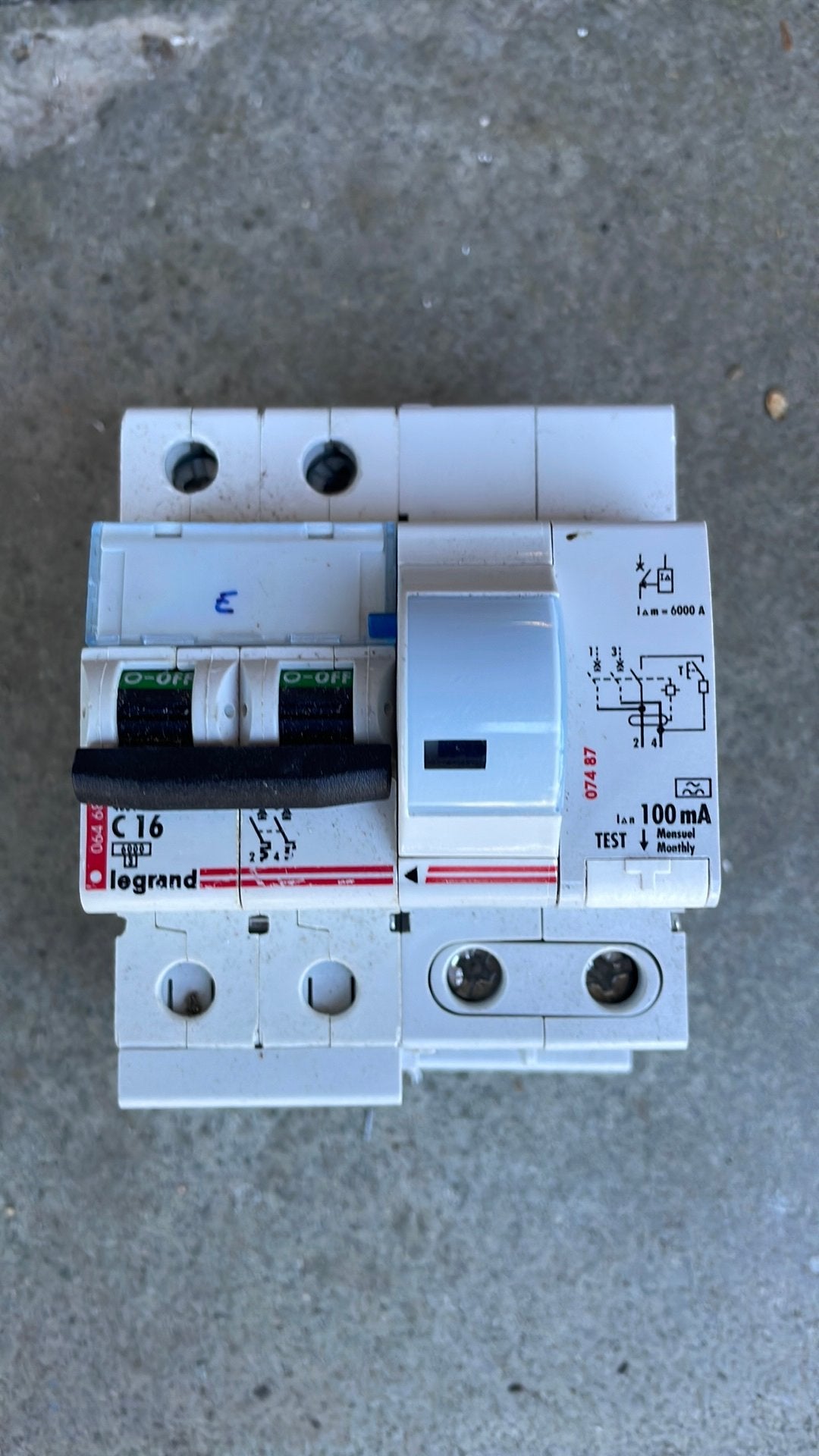 Legrand differentieel 100 mA, Doe-het-zelf en Bouw, Ophalen of Verzenden, Gebruikt, Aardlekautomaat