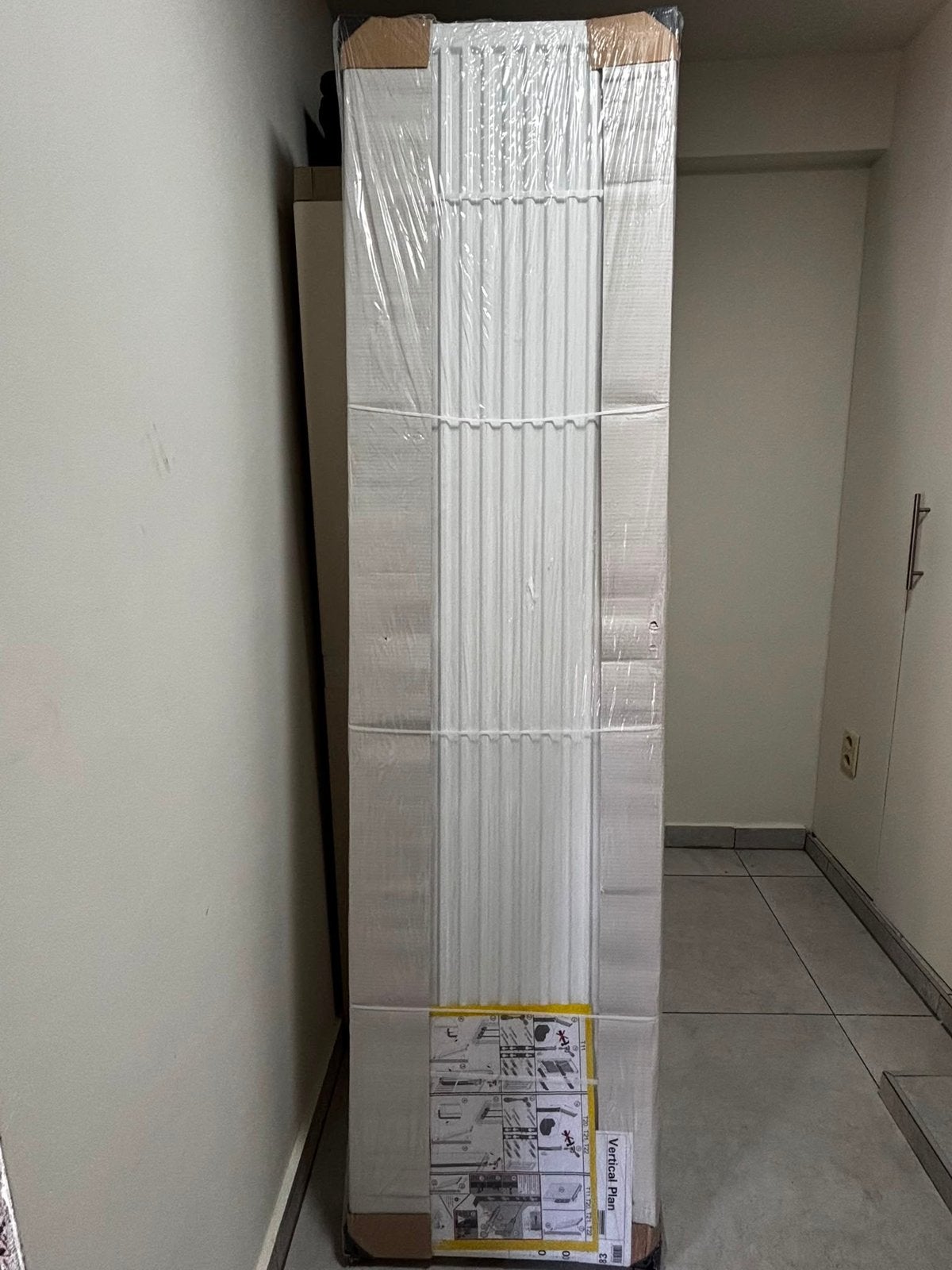 Hier bij verkoop ik twee overschotten Radiatoren Verticale, Doe-het-zelf en Bouw, Ophalen, Nieuw, Radiator