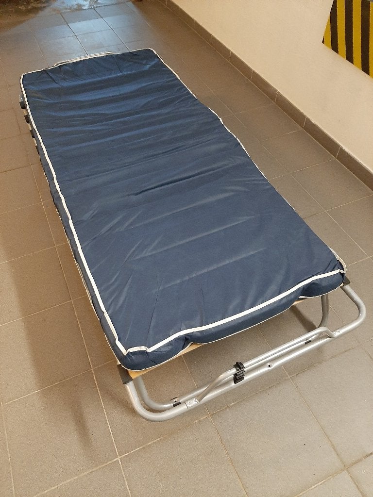 Opvouwbaar logeerbed, Ophalen, Zo goed als nieuw
