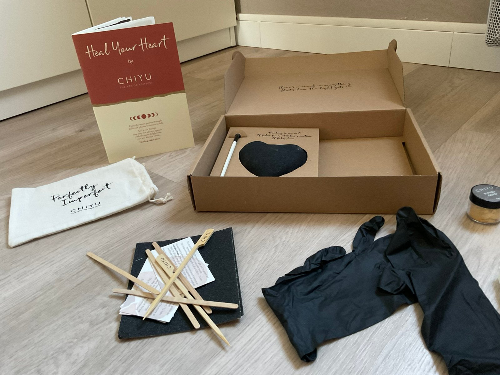 Soignez votre cœur, Chiyu, L'art du Kintsugi, doré, Hobby & Loisirs créatifs, Bricolage, Neuf, Overige thema's, Noir, Autres marques