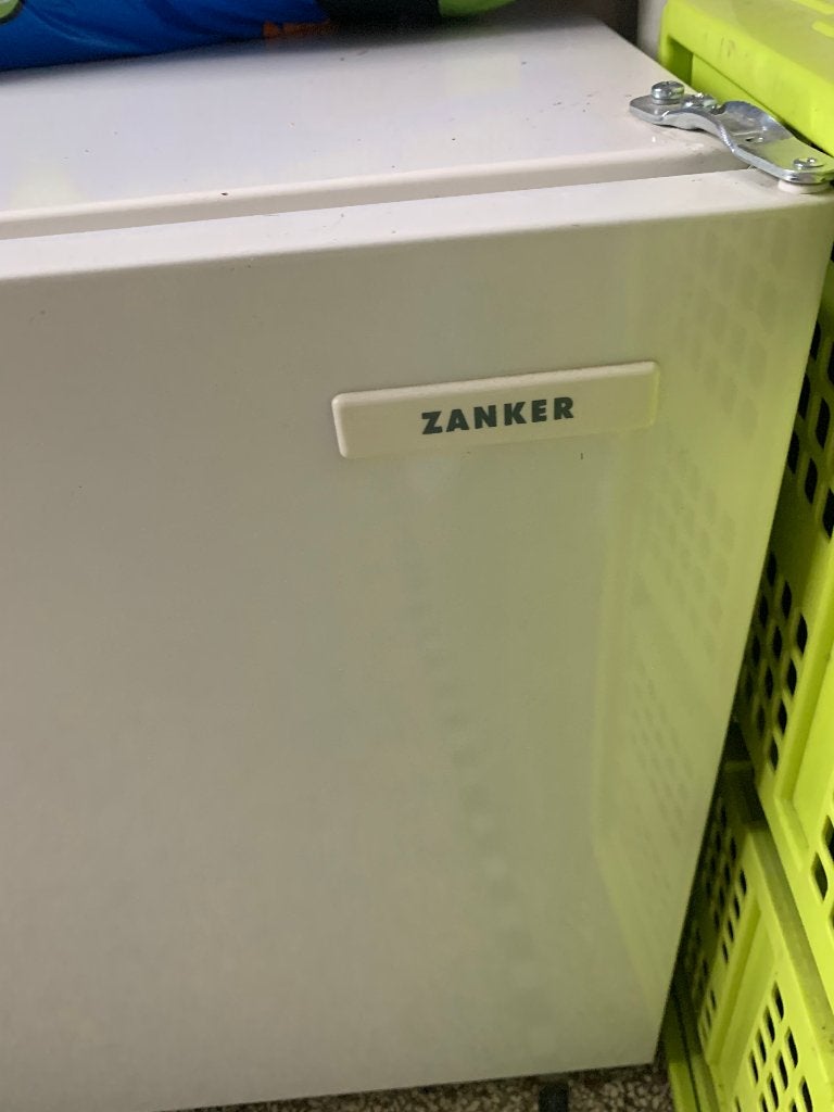 Vriezer klein model Zanker, Congélateur, Enlèvement, Utilisé, Autoportant