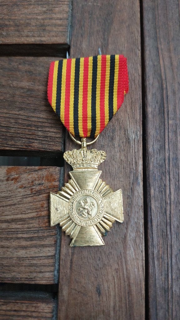 Medaille, Ophalen, Overige materialen