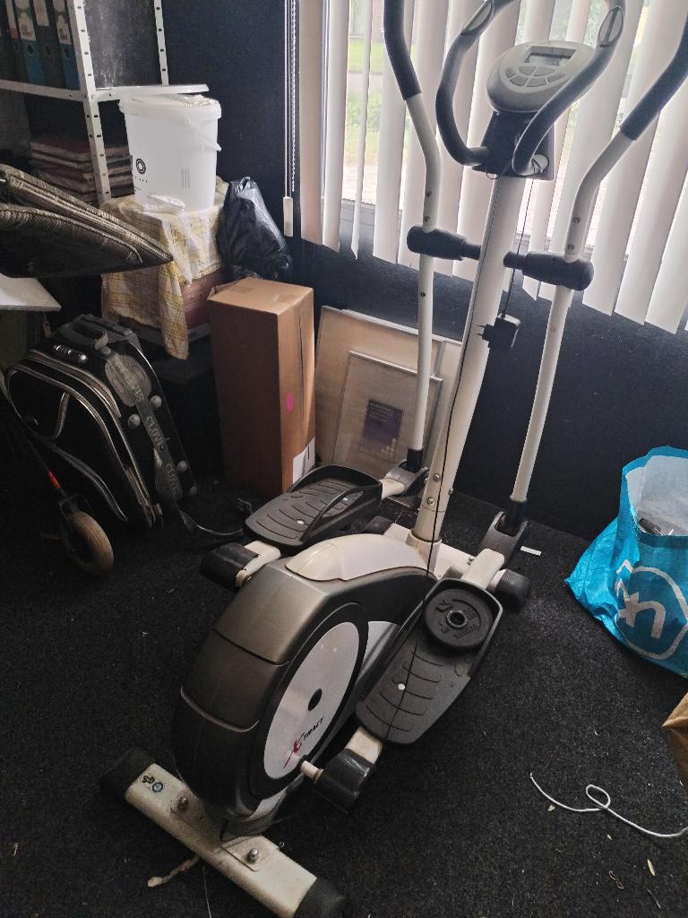 Crosstrainer, Sport en Fitness, Ophalen, Buik, Zo goed als nieuw, Crosstrainer