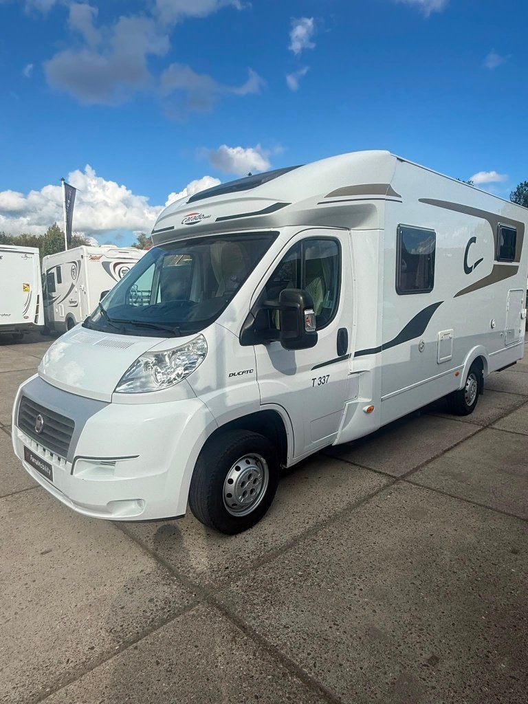 ONLY DEALERS | Carado T337 – 2014 – Slechts 48.924 km, Caravans en Kamperen, Caméra de recul, Fiat, Bedrijf, Elektrische ramen