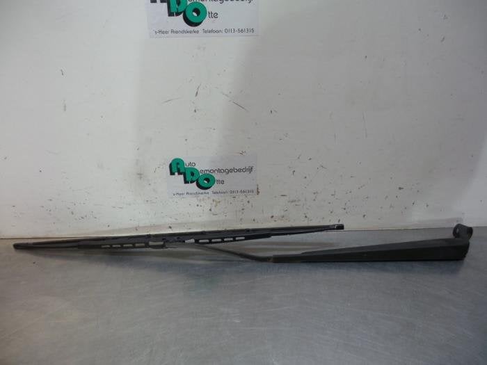 Bras essuie-glace avant d'un Daihatsu Young RV, Daihatsu, -, Utilisé, -