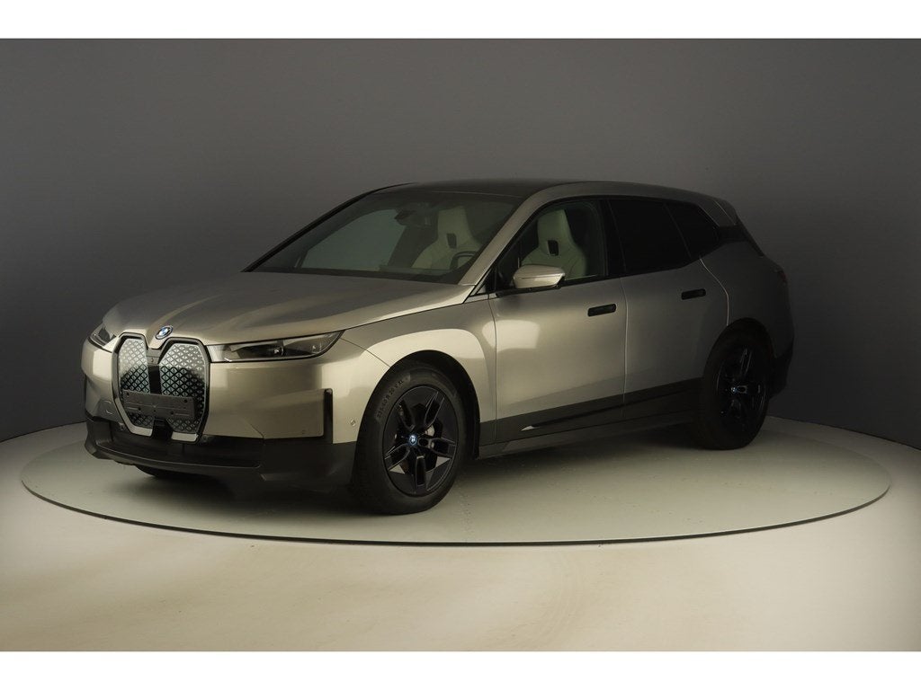 BMW iX xDrive40 326pk Pack Drive Assist, Autos, Achat, Beige, Beige, 5 portes