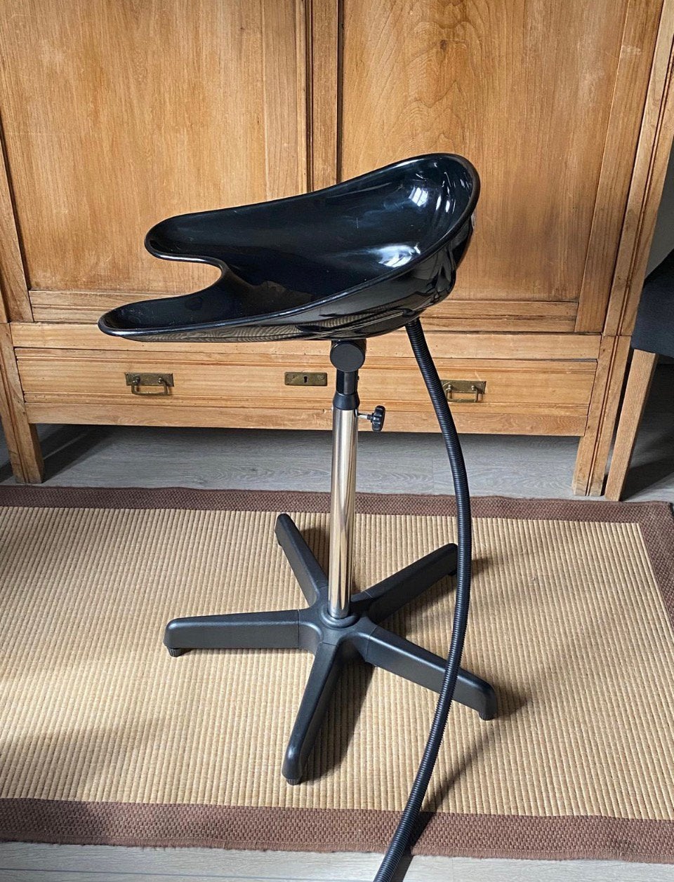 Wasbak voor kappers, Ophalen