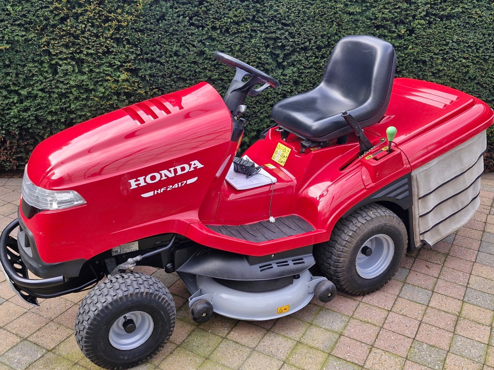 Zitmaaier honda hf2417hme optiflow versamow 102 cm  2018, Jardin & Terrasse, Tondeuses autoportées, Honda, Comme neuf, Enlèvement