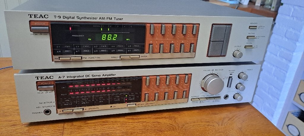 Teac A-7 versterker, in nieuwstaat,  met gratis T-9 tuner, Audio, Tv en Foto, Versterkers en Ontvangers, Zo goed als nieuw, Stereo