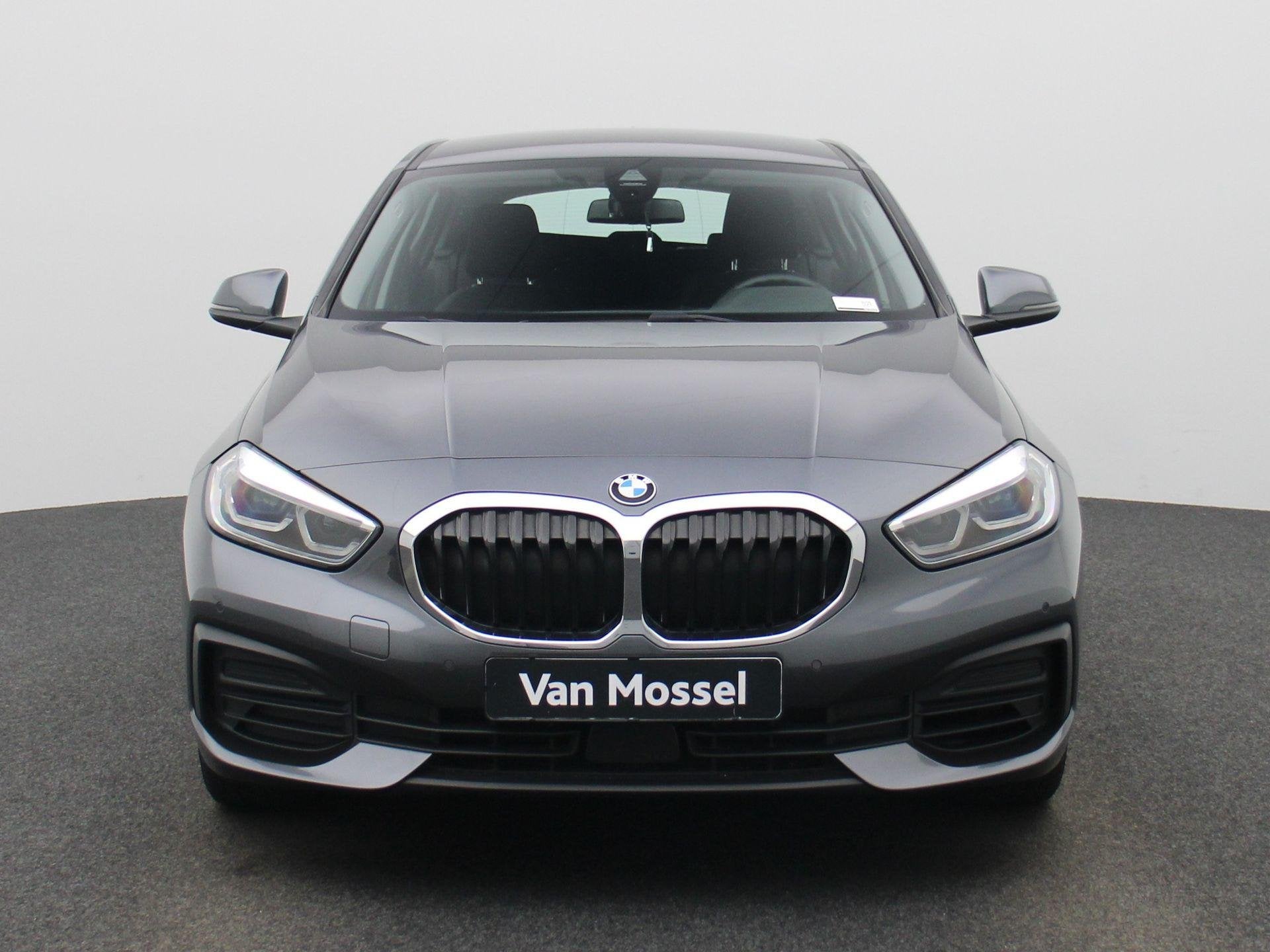 BMW 1 Serie Hatch 118iA (103 kW) (automatique), Autos, BMW, Argent ou Gris, Entreprise, 5 portes, 5 places