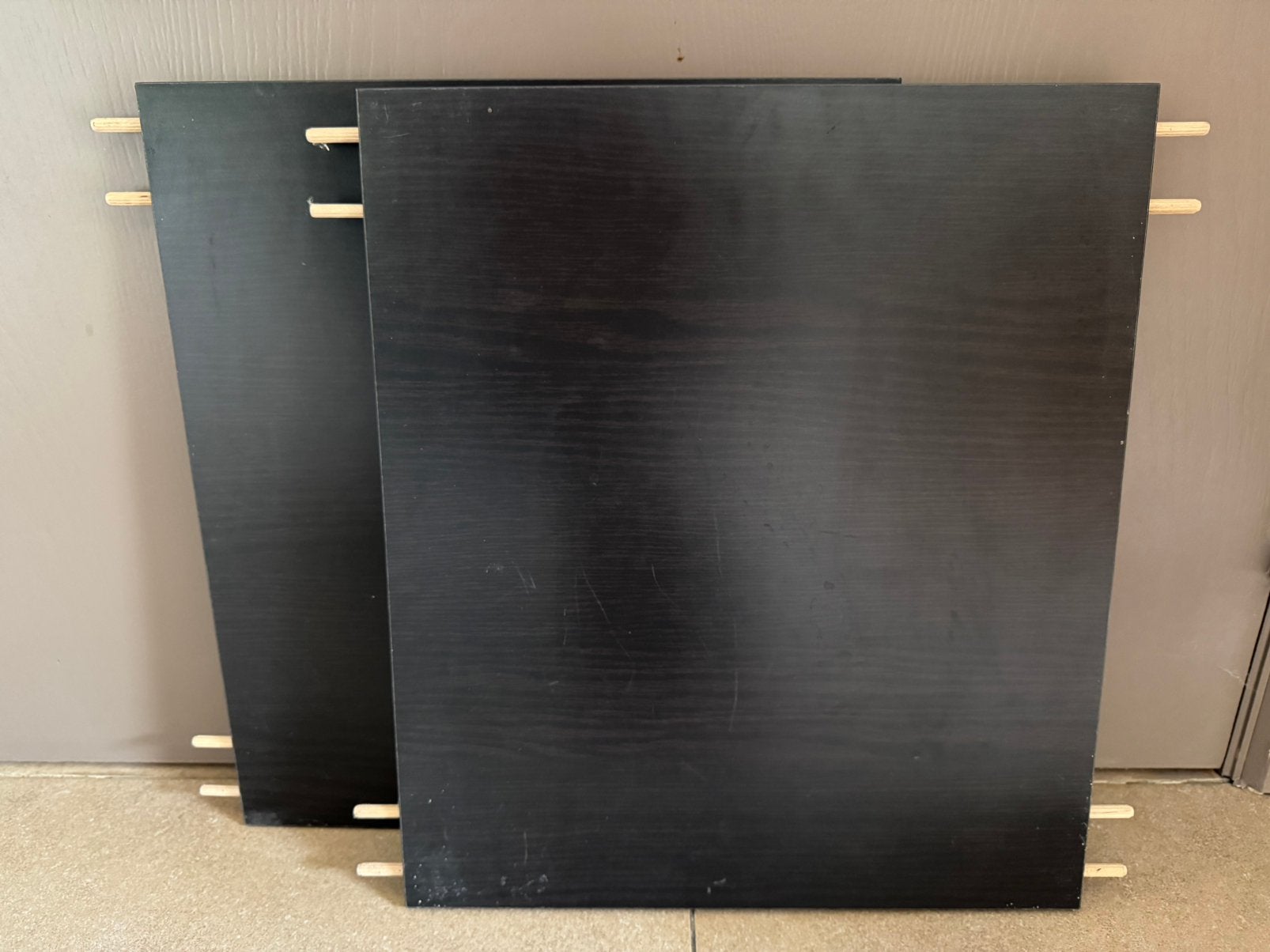 Kallax ikea 2 zwarte legplanken, Enlèvement, Utilisé