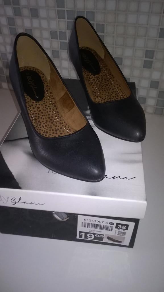 Chaussures Dame, Bricolage & Construction, Enlèvement, Comme neuf, Noir, Peinture